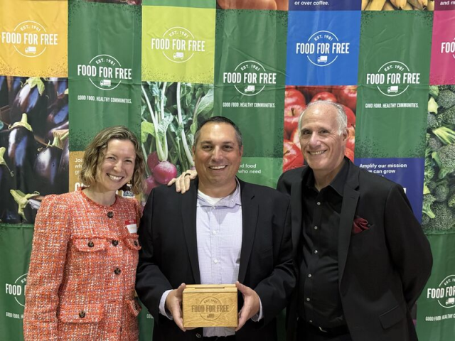 klroose's tweet photo. #partyundertheharvestmoon #takeda #communityimpact #foodaccess #awardrecognition #partnershipinaction | Food For Free #TeamTakeda https://t.co/95hrf4uhji https://t.co/XpX2CZZiyj