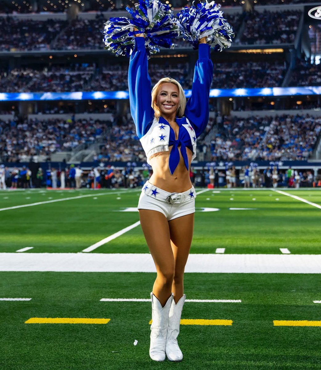 ava_lahey0's tweet photo. Cheers 💙💫 https://t.co/WCH74Hicx1