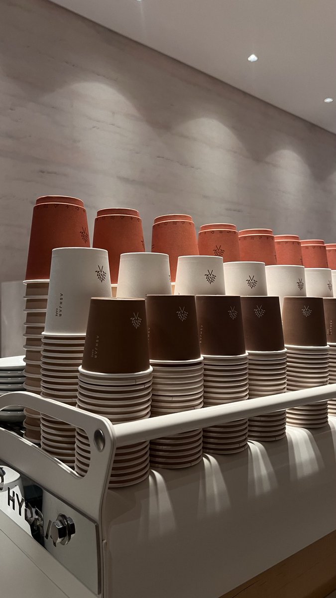 09e_ssl's tweet image. الاماكن اللي مريت انت فيها عايشه بروحي وابيها
- محمد عبده