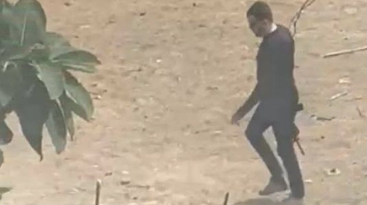 roberta_bastoss's tweet image. O investigador Fernando Augusto Diniz, da Polícia Civil de Minas Gerais, foi preso após atirar contra trabalhadores de uma obra em Contagem. 
Dois deles ficaram feridos.
Usou um fuzil. Foi preso em flagrante. 
E, em menos de 48 horas, já está em casa, em prisão domiciliar, com…