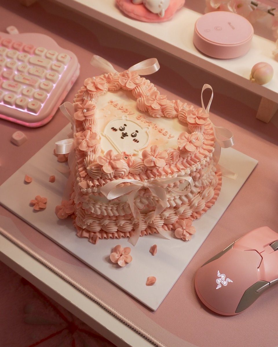 Jessimomoko's tweet photo. It’s my birthday! 🍰♡ ༘*.ﾟ🧸🎀 https://t.co/9C56akN7JC
