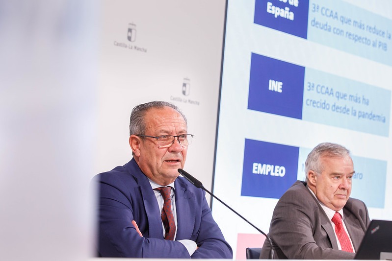 JUAN A. RUIZ MOLINA (@jaruiz45) on Twitter photo 🔴 Hoy el #Consejo de #Gobierno ha aprobado el #Proyecto de #Ley de Presupuestos de #CastillaLaMancha para 2026 que asciende a un total de 12.903 millones de euros. 
👉 Un presupuesto comprometido con las personas y el progreso de la región.
ℹ️
 castillalamancha.es/node/410072 🔴 Hoy el #Consejo de #Gobierno ha aprobado el #Proyecto de #Ley de Presupuestos de #CastillaLaMancha para 2026 que asciende a un total de 12.903 millones de euros. 
👉 Un presupuesto comprometido con las personas y el progreso de la región.
ℹ️
 castillalamancha.es/node/410072
