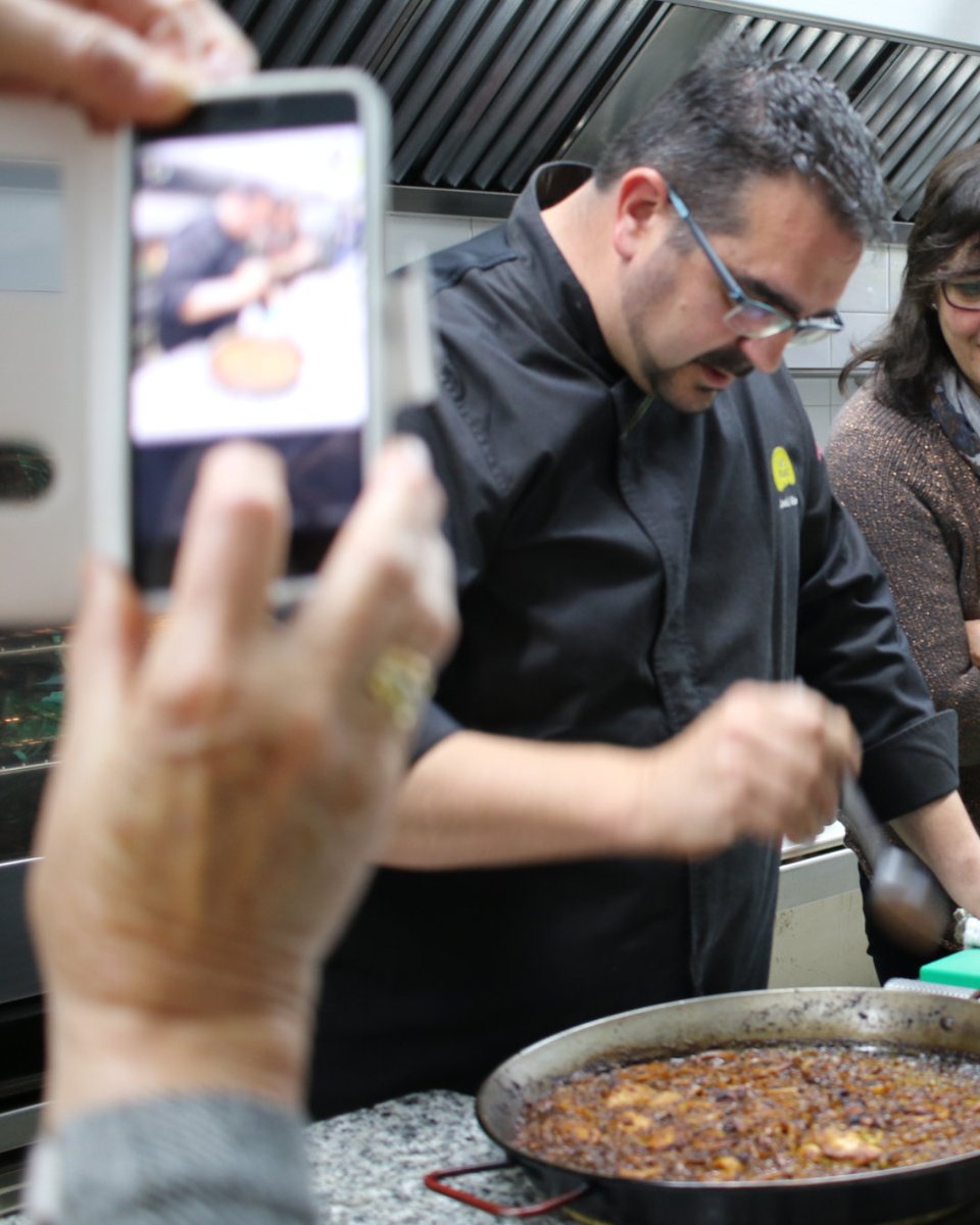 Sol_Blanc's tweet photo. Tallers de cuina Sol Blanc 🥘 Amb especial dedicat al filet Wellington

🗓️Dissabtes 25/10 - 15/11 - 29/11 (especial Wellington)
🕢18-20 h
📍Restaurant Sol Blanc
🎟️48 € / persona

Inscripcions a https://t.co/axdUvdZpbF

#visitPals #restaurantsolblanc #arrosdepals https://t.co/Ec2fOEsmks