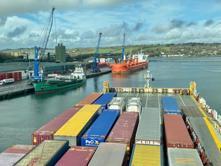 AfloatMagazine's tweet image. Irish Ports See Divergence in Unitised Traffic Q1-Q2 2025 - IMDO afloat.ie/port-news/item… #IrishPorts #UnitisedTraffic #MaritimeDevelopment #IMDO #PortTraffic