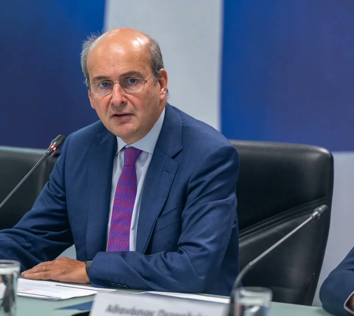 Χατζηδάκης: "Επιλεκτική η ευαισθησία της αντιπολίτευσης για το θέμα των Τεμπών" -  libre.gr/2025/10/21/cha…