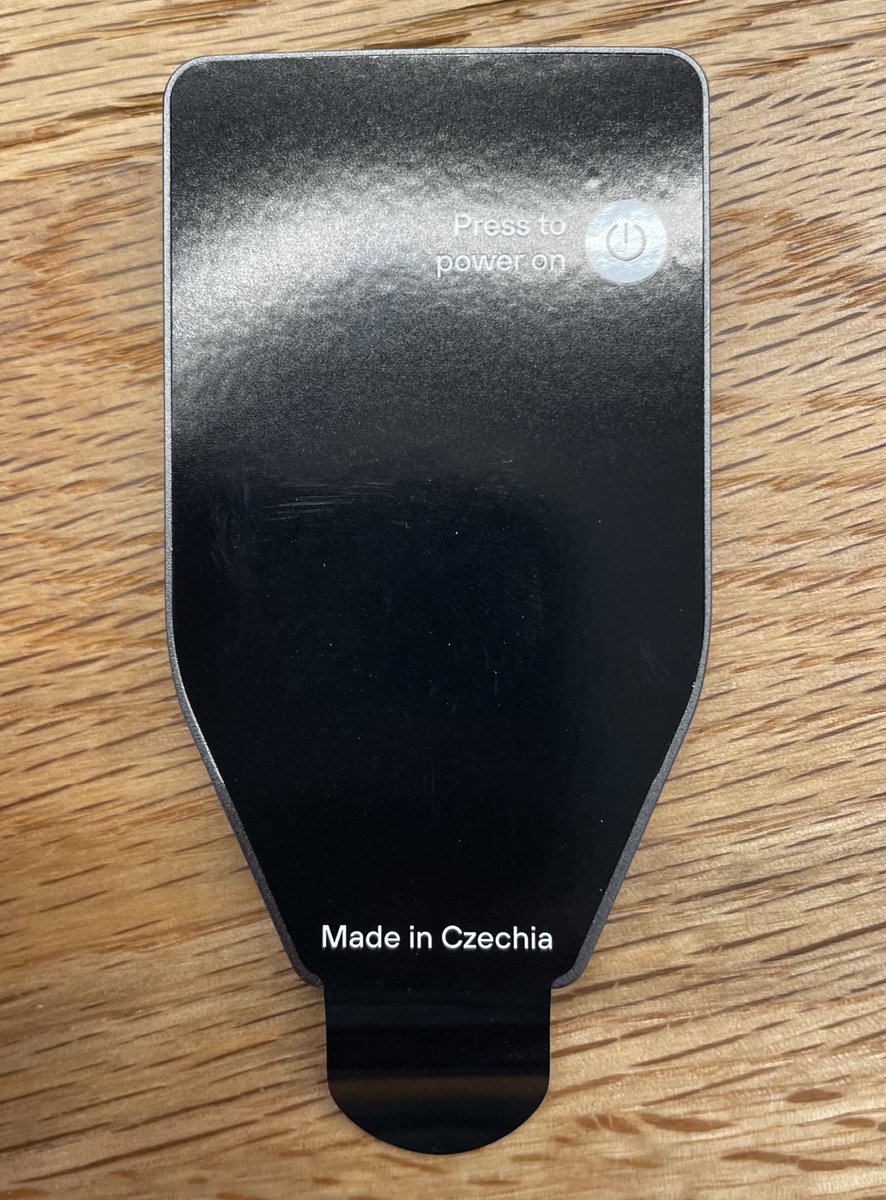 alexpilar's tweet image. Dnes byl @Trezor tým v čele s @matej_zak úžasný. Už dlouho jsem nebyl tak pyšnej na to, co dokáže český engineering 💪🇨🇿
Model Safe 7 je nový standard:
• první open-source a auditovatelný Secure Element na světě - český chip Tropic01 od @tropicsquare
• Bluetooth konektivita s…
