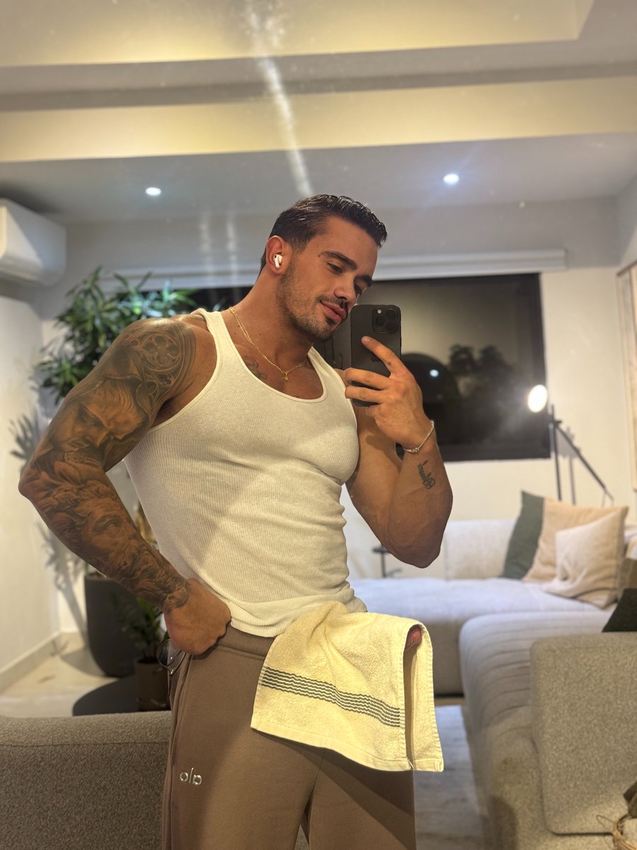 say hi if u like tattoos