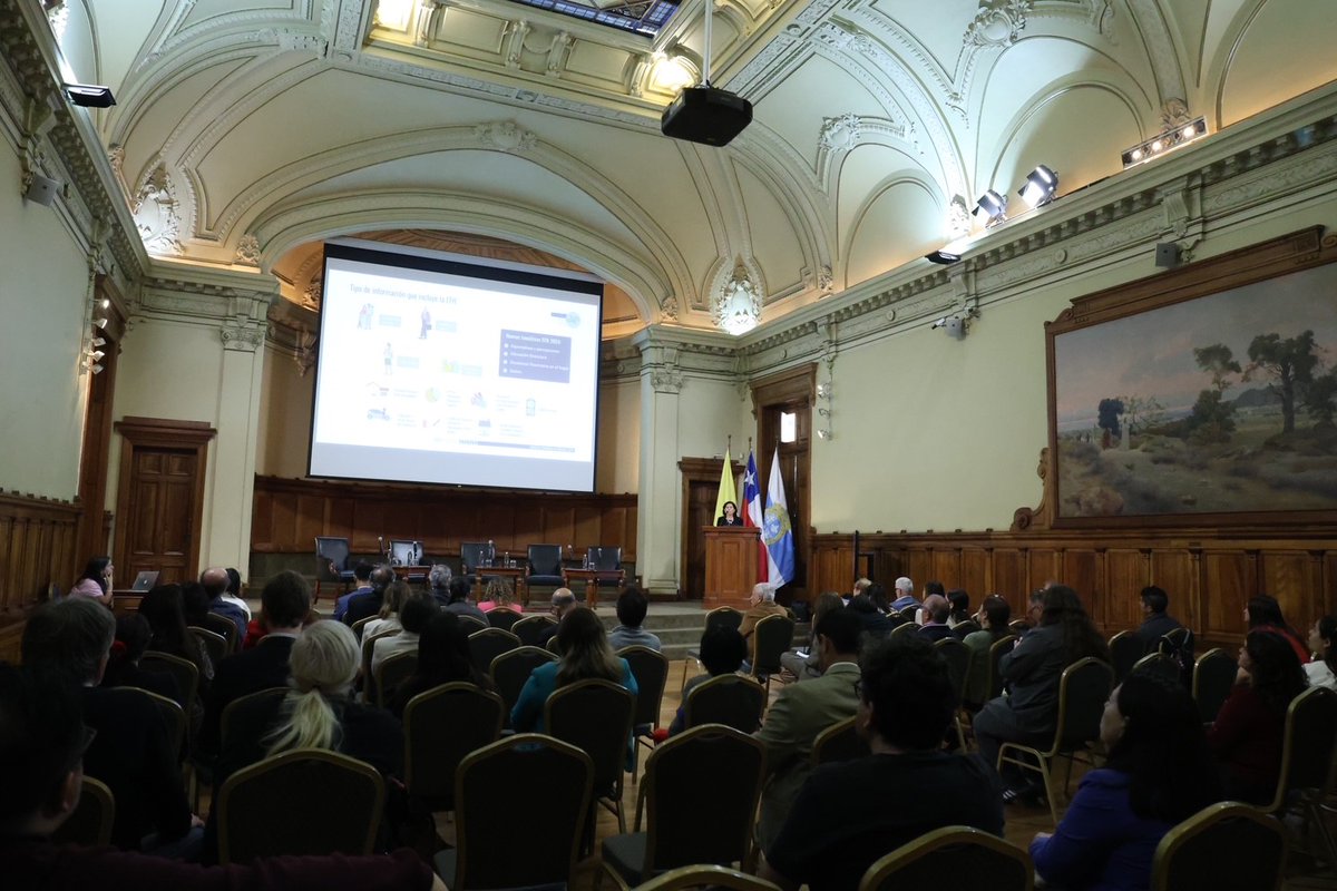 El Banco Central de Chile y el Centro de Políticas Públicas de la Pontificia Universidad Católica de Chile realizaron el V Seminario Internacional de Educación Financiera.

En esta versión, enmarcada en la conmemoración de los 100 años del Instituto Emisor, el seminario tuvo foco