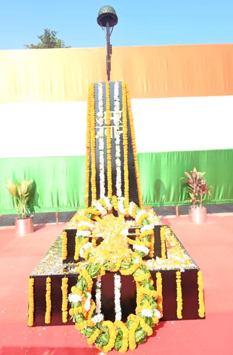 SSBFTRGUWAHATI_'s tweet photo. कार्यक्रम के दौरान श्री एच.बी.के.सिंह, उप महानिरीक्षक (प्रशासन), श्री अरविंद वर्मा, कमांडेंट (प्रशासन) एवं समस्त अधिकारी एवं बलकर्मी उपस्थित रहे I
@SSB_INDIA https://t.co/234FqfatTd