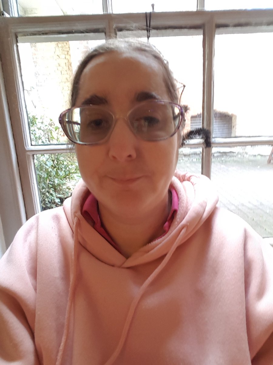 #TuesdaySelfie Hi,how is everyone? Hope you're having a good day? Please be kind or be blocked! #TuesdaySelfie #bekindorbeblocked