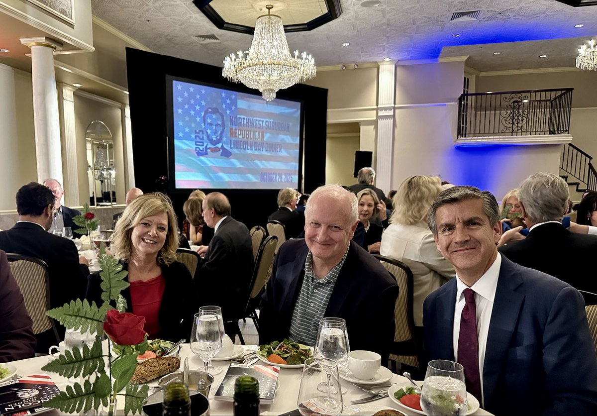 Ted and the team had an amazing time at the Northwest Suburban Republican Lincoln Dinner at the Cotillion Banquets in Palatine. We're humbled and thankful after Ted's Straw Poll win for Governor!
Thank you for believing in this movement for a better Illinois! #twill