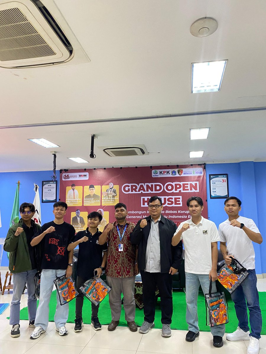 SIMAK_STIAMI's tweet photo. SIMAK Institut STIAMI telah melaksanakan Grand Open House Pada Tanggal 18 Oktober 2025 dengan mengangkat tema "Membangun Indoensia Bebas Korupsi dari Generasi Muda Menuju Indonesia Emas".

#SIMAK2025 #SIMAKSTIAMI
#GRANDOPENHOUSE2025 
#IntegritasTanpaBatasKorupsiTanpaRuang https://t.co/6Ri4Y4tRP4