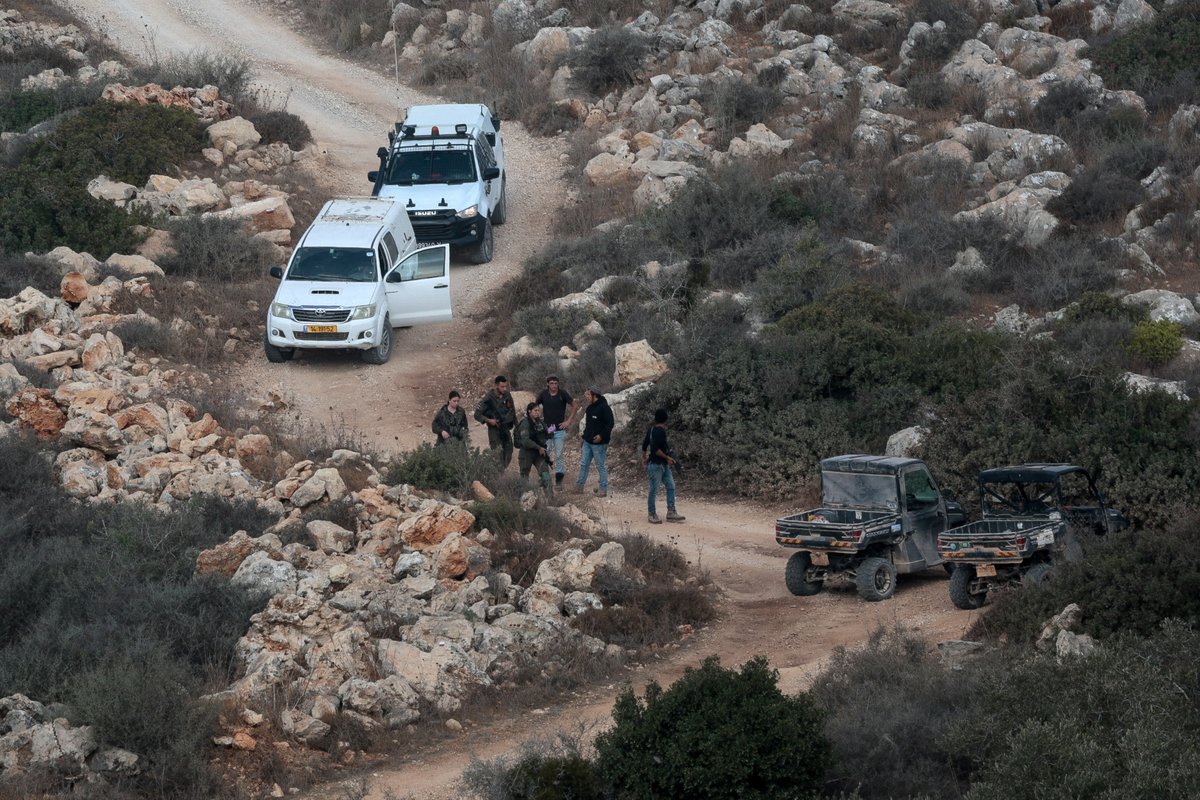 The chief of the Colonization and Wall Resistance Commission, Mu’ayyad Shaaban, says the Israeli army and settlers have carried out 158 attacks against olive pickers since the start of the current season, reports the Wafa news agency.

🔴 LIVE updates: aje.io/nyl21k