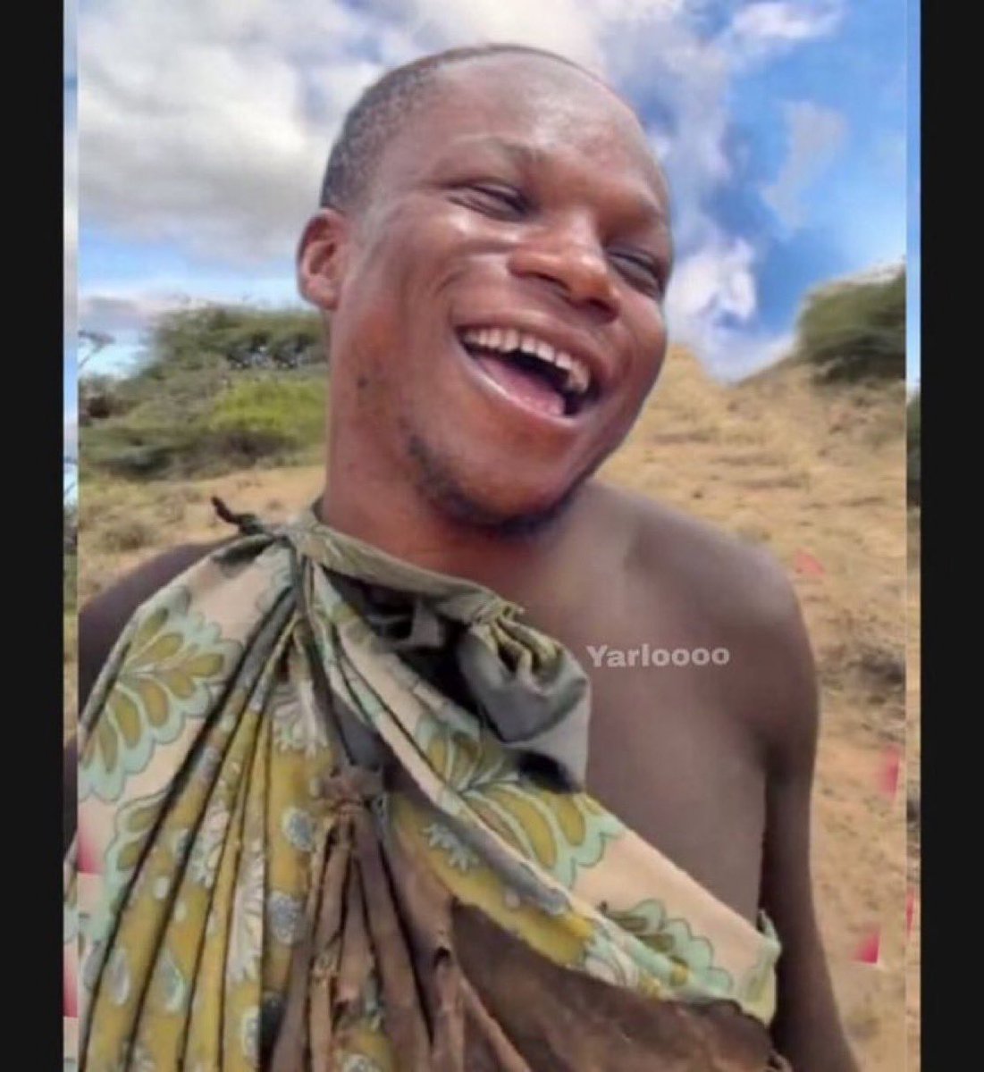 iamdaddygo's tweet image. But why una con resemble na? 😐