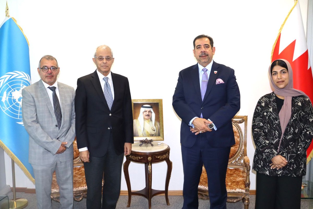 استقبل سعادة السفير عبدالله عبداللطيف عبدالله، المندوب الدائم، بمقر البعثة، سعادة السيد مصطفى أحمد محمد نعمان، نائب وزير الخارجية وشؤون المغتربين بالجمهورية اليمنية الشقيقة، وجرى خلال اللقاء مناقشة المواضيع ذات الاهتمام المشترك وبحث سبل تعزيز التعاون والشراكة في المحافل الدولية.