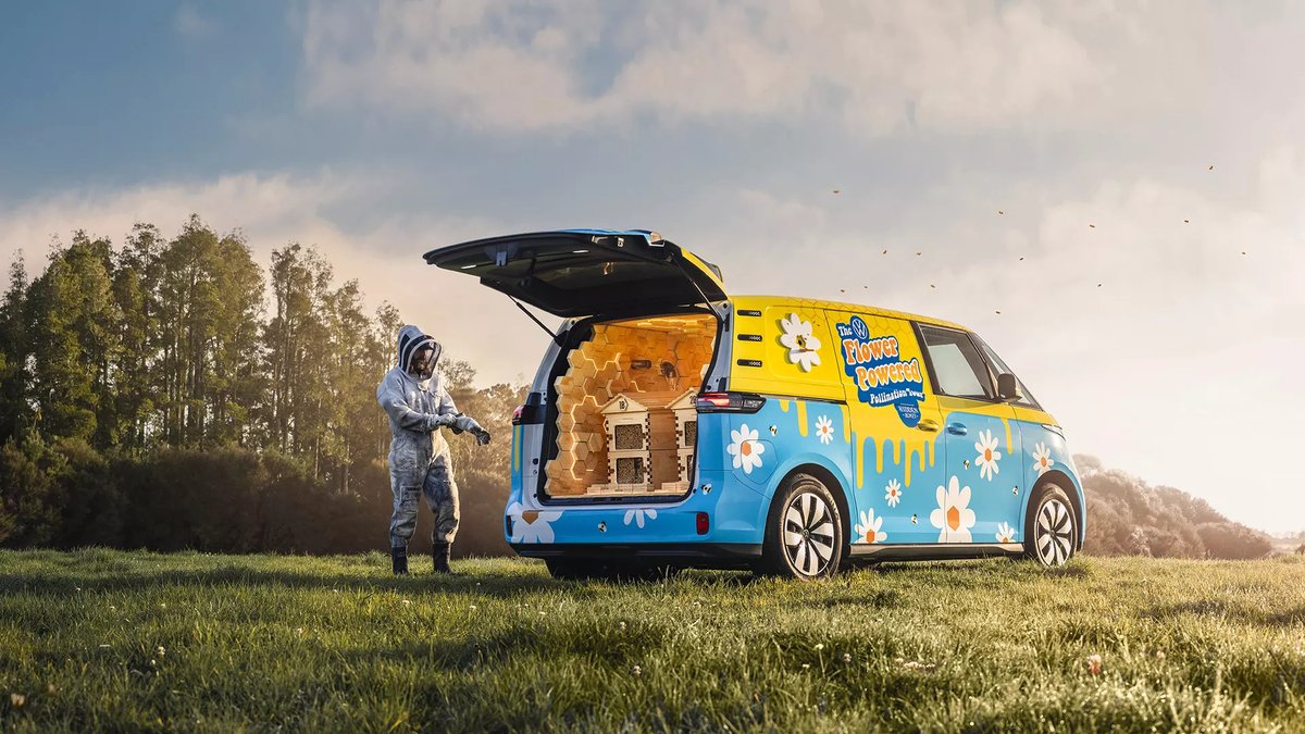 brains9's tweet image. Volkswagen leva 120 mil abelhas em road trip elétrica pela Nova Zelândia dlvr.it/TNpD4g #Volkswagen #IDBuzz #CampanhaEcológica #MeioAmbiente