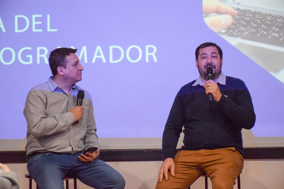 utnsanfco's tweet image. Día del Programador: se realizó en UTN San Francisco una jornada abierta, gratuita y a sala llena en la que estudiantes, docentes, graduados y comunidad tech compartiendo experiencias mirando al futuro del desarrollo. #DíaDelProgramador #UTN