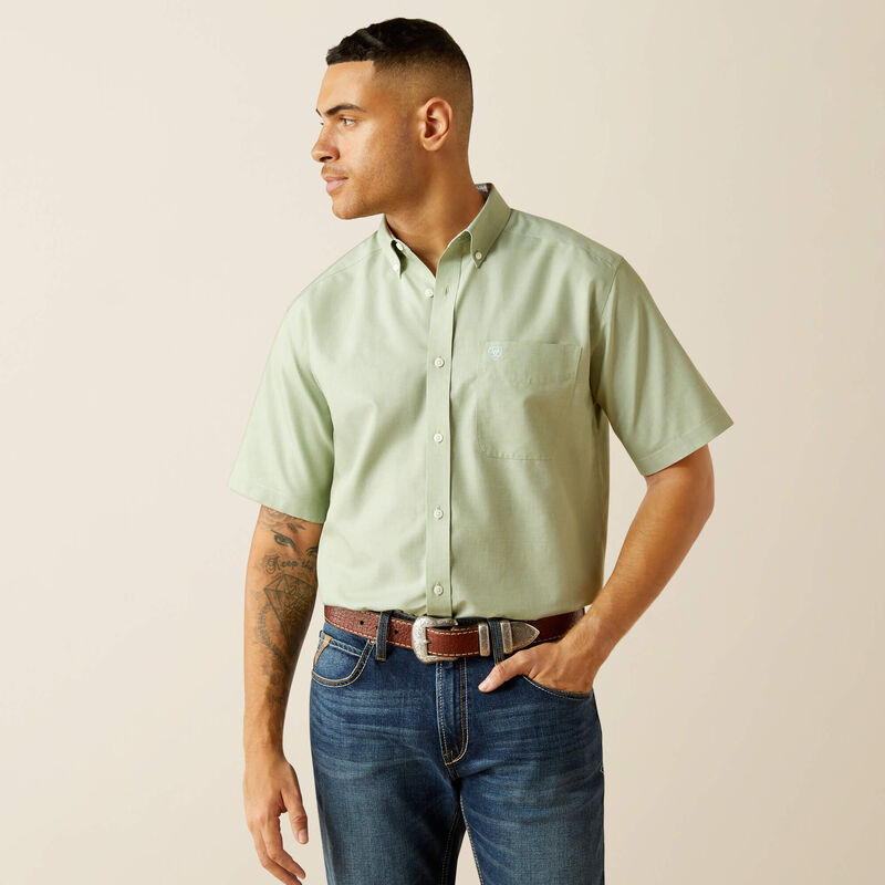 deal_vista's tweet image. &quot;Wrinkle-Free Solid Classic Fit Shirt – Was $67.95, Now $57.99! #StyleSmart&quot; 

sovrn.co/tloazaj