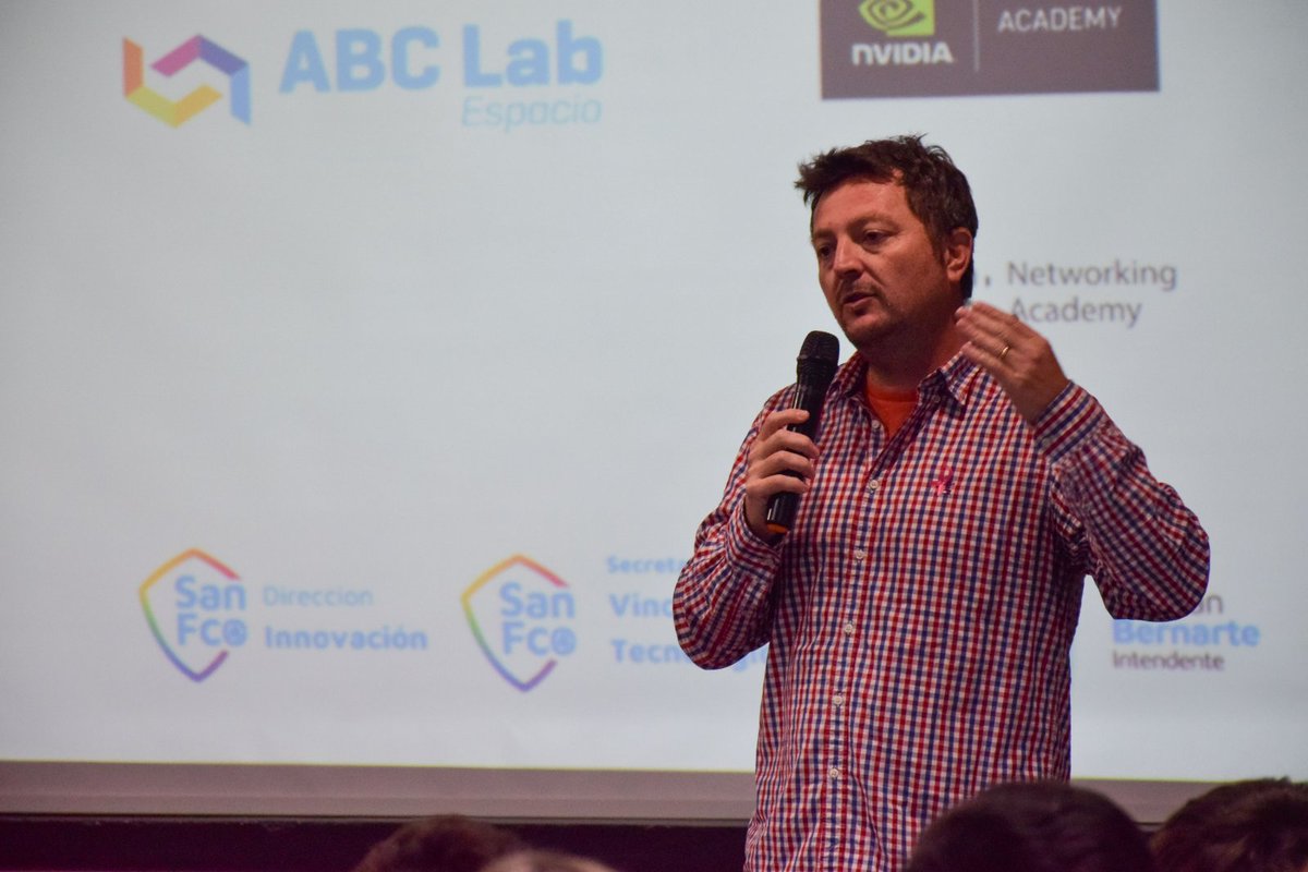 utnsanfco's tweet image. Día del Programador: se realizó en UTN San Francisco una jornada abierta, gratuita y a sala llena en la que estudiantes, docentes, graduados y comunidad tech compartiendo experiencias mirando al futuro del desarrollo. #DíaDelProgramador #UTN