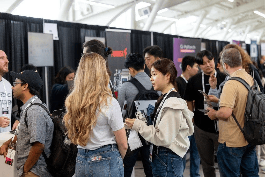PyTorch's tweet image. Birds of a Feather (BoF) sessions at #PyTorchCon 2025 bring attendees together to discuss shared topics in AI, ML, and PyTorch. Join conversations on edge AI, DevSecOps, and responsible AI.
📍 Exhibit Hall, BoF Lounge
🗓️ Oct 22–23
🔗 hubs.la/Q03NN3Nb0