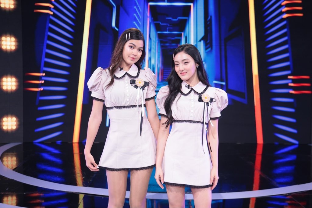 4eveOfficial's tweet image. เฮลโลเกิร์ล พั้นช์ทายถูก เก่งมากกก 

ฝาแฝดของ Punch 4EVE 
ก็คือ ชาร์เลท นั่นเอง✅

#Faceoffแฝดคนละฝา 
#Workpoint #Workpoint23 #แฝดคนละฝา #Punch4EVE #Taaom4eve  #4EVE #XOXOentertainment