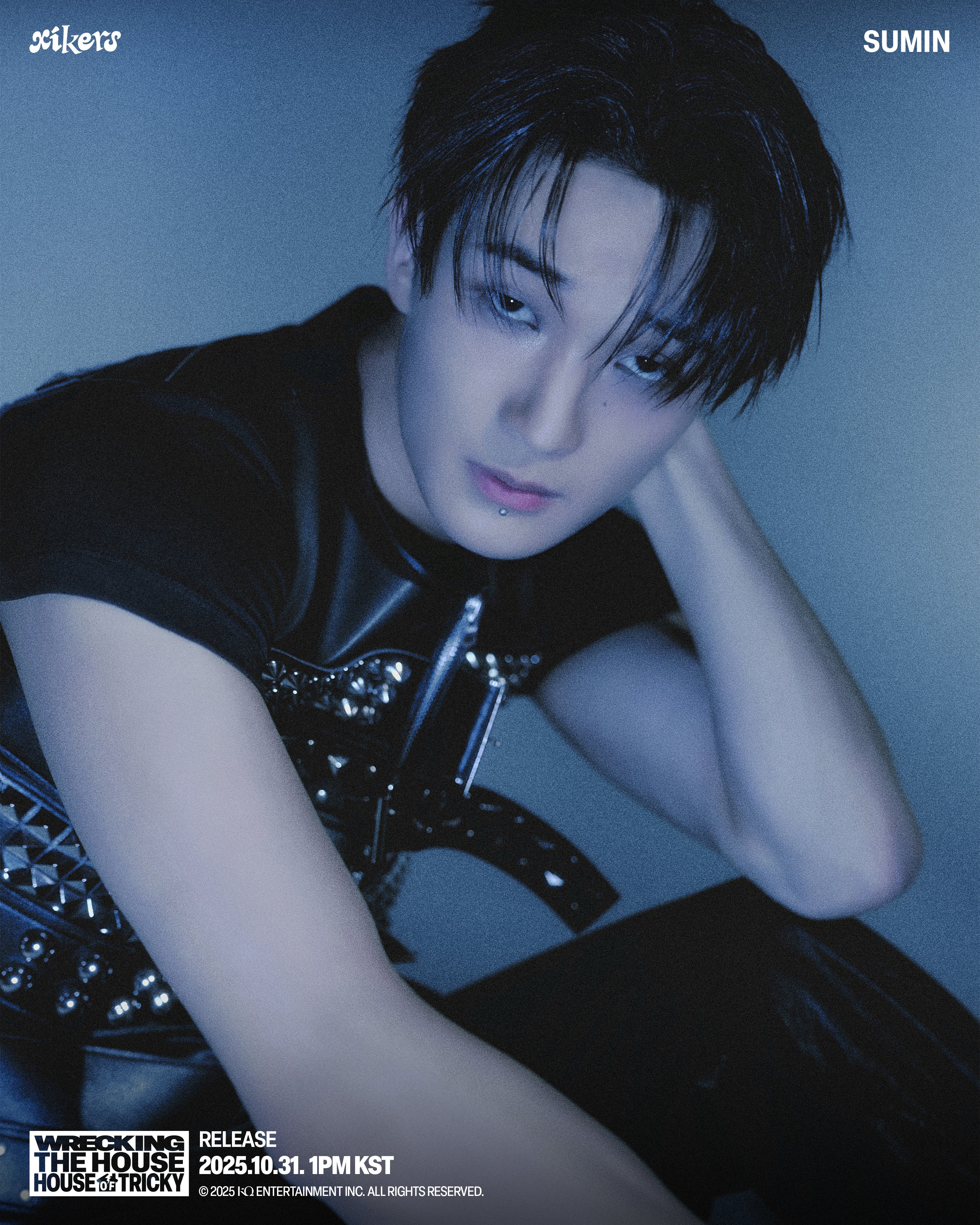 올블랙 스타일링으로 반응 좋은 남돌 컨포 | 인스티즈