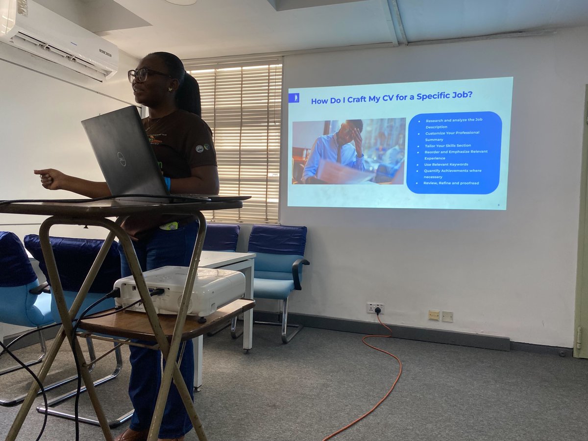 JobbermanGhana's tweet image. Big day with the Graduate Guidance Group! 🥳

Jobberman Ghana provided FREE CV reviews &amp;amp; career strategies at the "Ghanaian Talent UK Educated" event. We're committed to empowering Ghanaian talent!

#careerreadiness #softskills #HAPPYProgram #jobbermanghana #Jobs