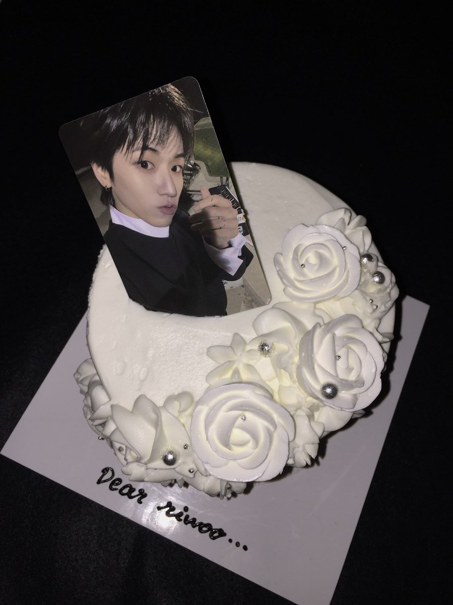 Dear riwoo…

#청춘영화장면같은_리우의생일
#Our_RIWOO_time
#リウの誕生日は愛しい日々だ