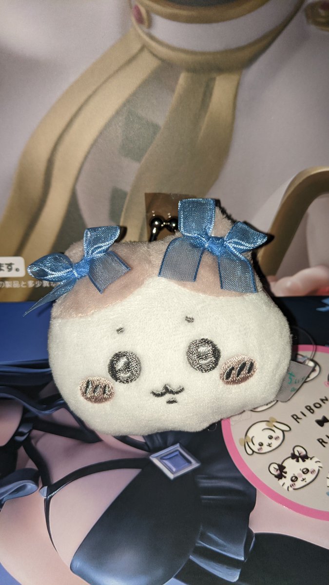 m_o_f_u__'s tweet image. #プライズフィギュア
皆様ばんは(´ε｀ )
久しくゲーセン行ってなかったので28日にJOJOプライズフィギュア取るためのリハビリをしてきましたよっと(゜o゜)
フリーレン　エフェクト付きでなかなかの出来の良さ！
アルベド！
オマケのがまぐちハチワレ（笑）