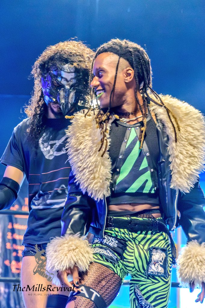 Birds of a feather🪶
🤼‍♂️ <a href="/MayhemonMills/">Mayhem on Mills</a> 
📸 <a href="/TheMillsRevival/">Mills. 📷</a>