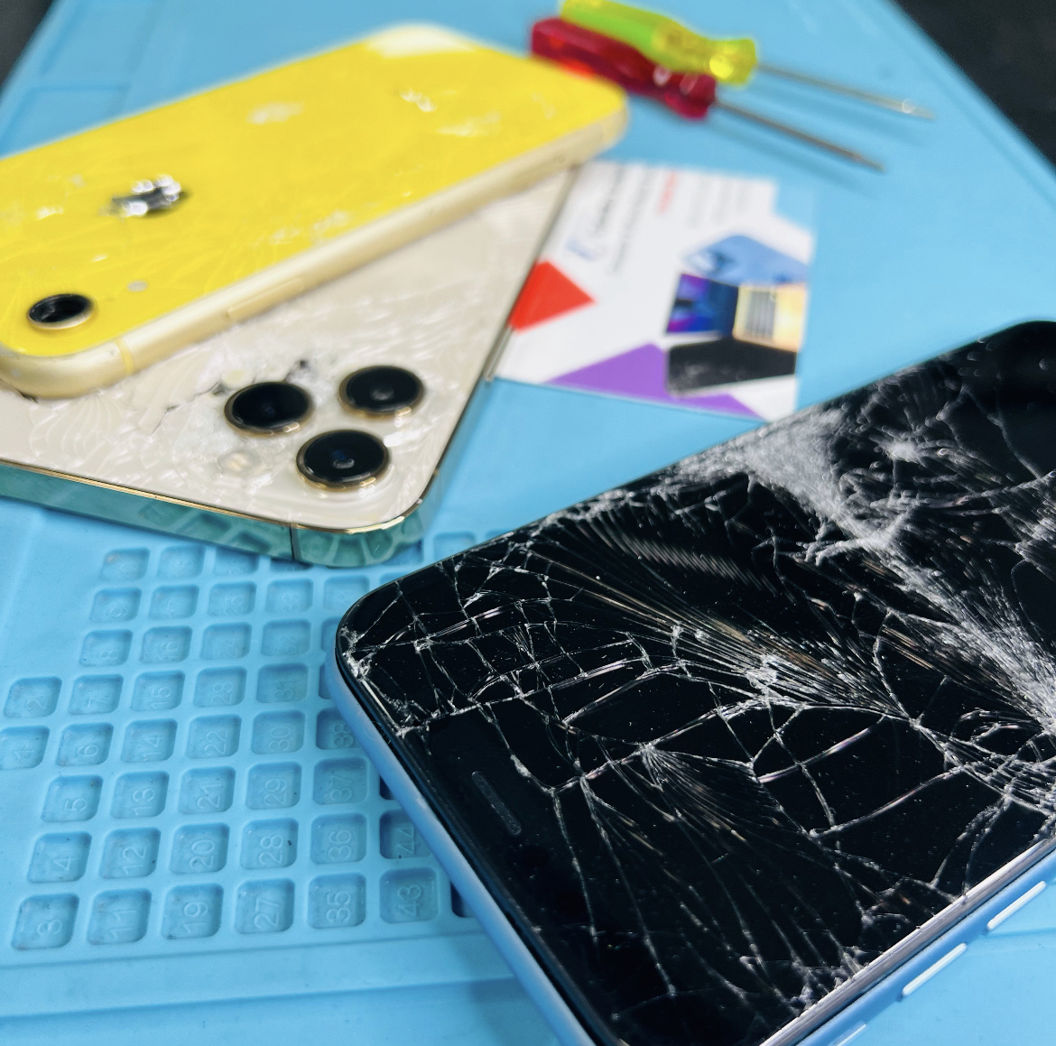 cybermaxiphone's tweet photo. 📱 Broken iPhone screen?
At CyberMax iPhone Repair, we’re your local experts in Charlotte &amp; Matthews. ⚡ Same-day service • 🔧 Quality parts w/ 1-yr warranty • 💰 Competitive pricing.
📞 (704) 644-5533 📍 8505 Lawyers Rd A, Charlotte. https://t.co/ys5AD0gNmt
