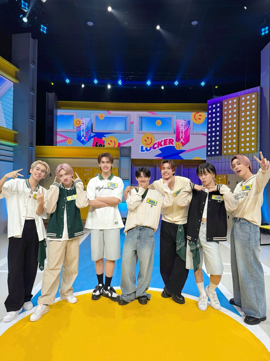 DICE_SONRAY's tweet image. 🥰 พวกเรา DICE มาบุกรายการ #HELLOLOCKEREP9 แล้วครับบ เปิดช่อง Workpoint 23 มาสนุกกับพวกเรากันนน 💖

#HELLOLOCKER #Workpoint23
#DICE_SONRAY
#SONRAYMUSIC