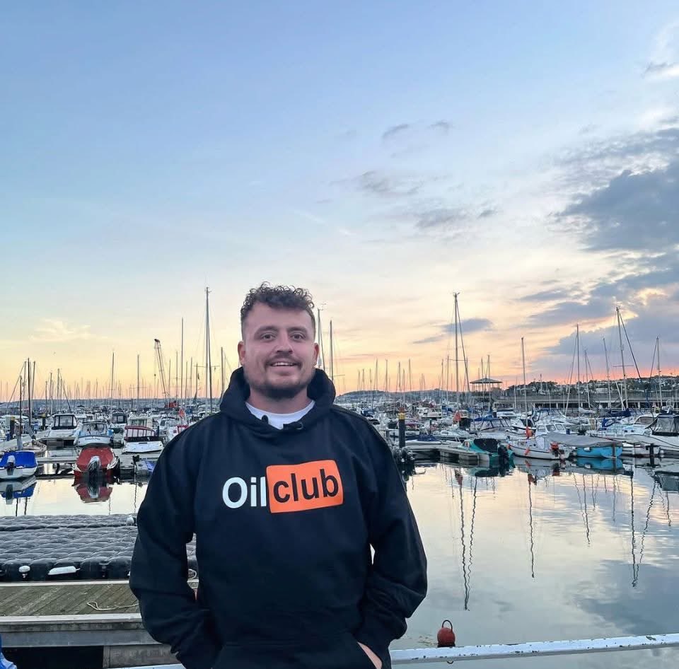 So very sad to hear the news of a fellow blue Guy Bradshaw who travelled to Benidorm to watch <a href="/ManCity/">Manchester City</a> and has tragically passed away this morning. RIP Blue. Thoughts go out to all his family and friends. 😢