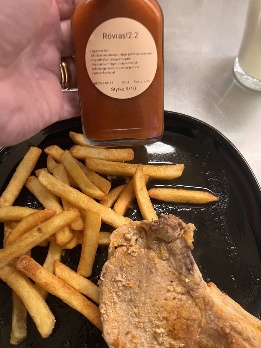 dasimaster's tweet image. Dagens middag med starkasåsen🤣