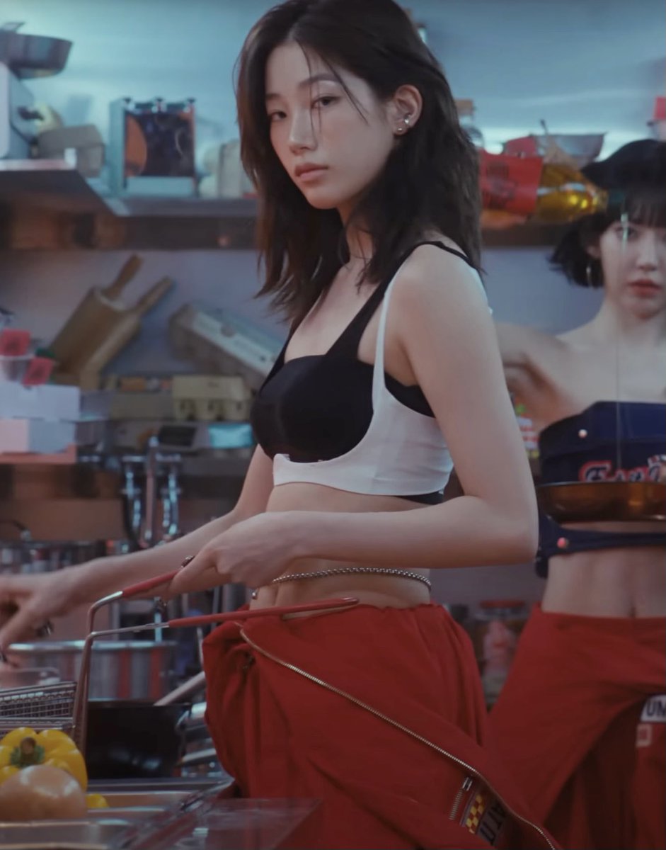 Daily_Zuha's tweet photo. #KAZUHA #LE_SSERAFIM #카즈하 #르세라핌 https://t.co/mFFIor1eNq