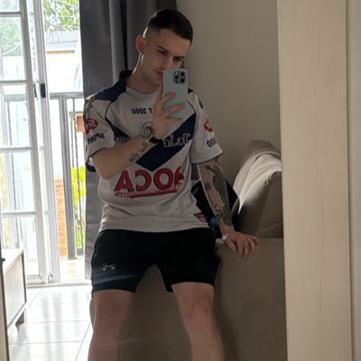Alanmalvicino's tweet photo. #NuevaFotoDePerfil https://t.co/6dUaLyoWiq
