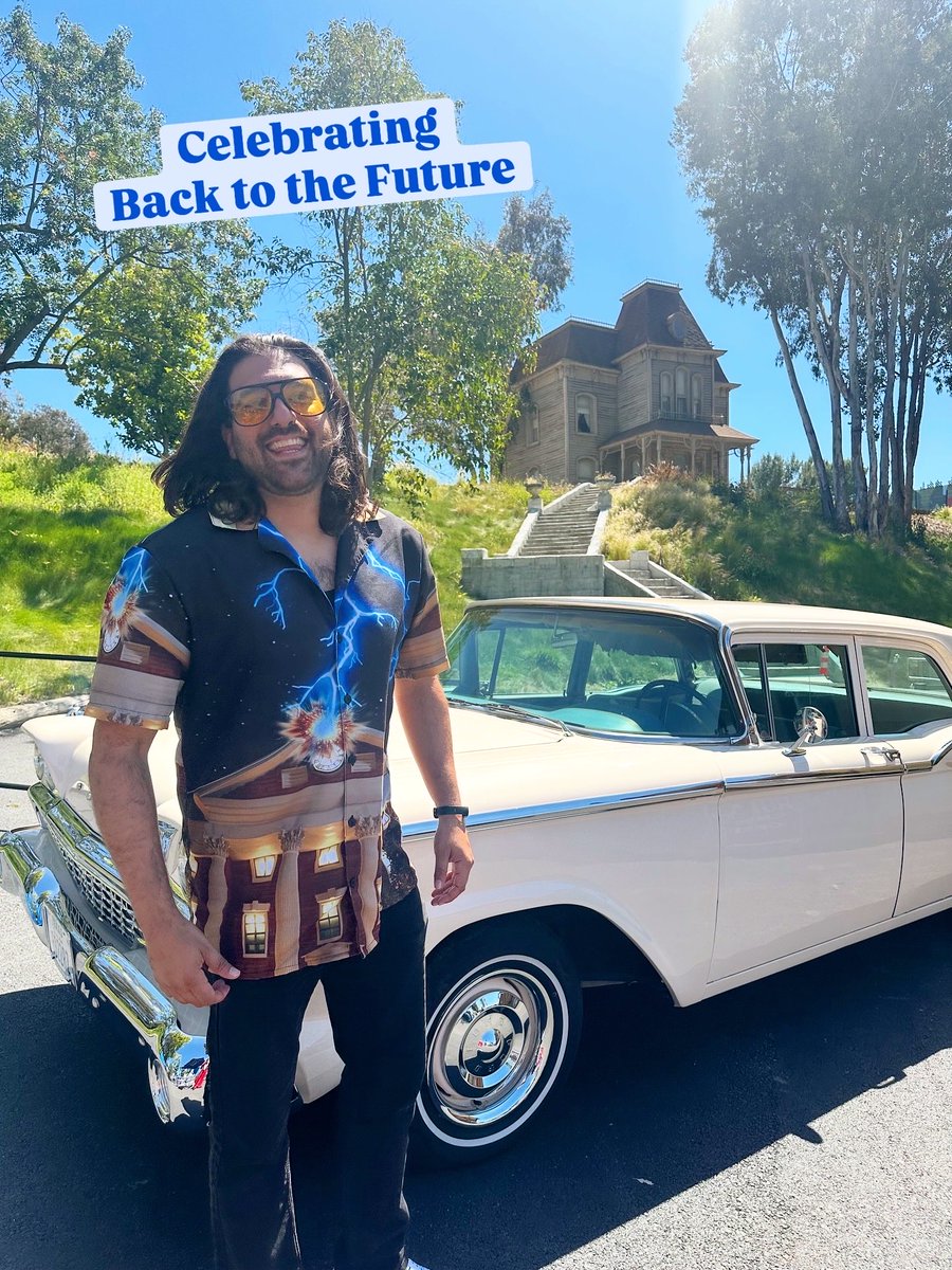 Rob_Volpe's tweet image. October 21 is a key Back to the Future date! And don&apos;t worry we have another one coming up on November 5. Do you know the significance of each?

Somehow this trilogy, even with plot holes, has stood the test of time. 

#backtothefuture #universalstudios #broadway