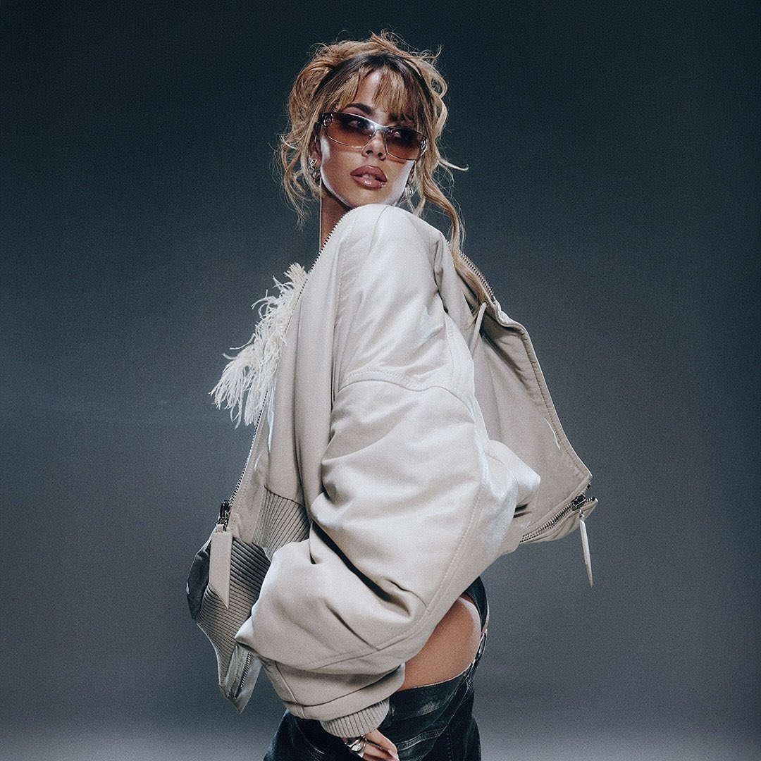 Lo que se sabe hasta ahora de #FUTTTURA 

• Habrá un museo dedicado a TINI
• El show tendrá una duración de 3 horas
• TINI usará un micrófono distinto para cada era
• Participarán 30 bailarines en escena
• Contará con 3 escenarios que se extenderán a lo largo de 300 metros