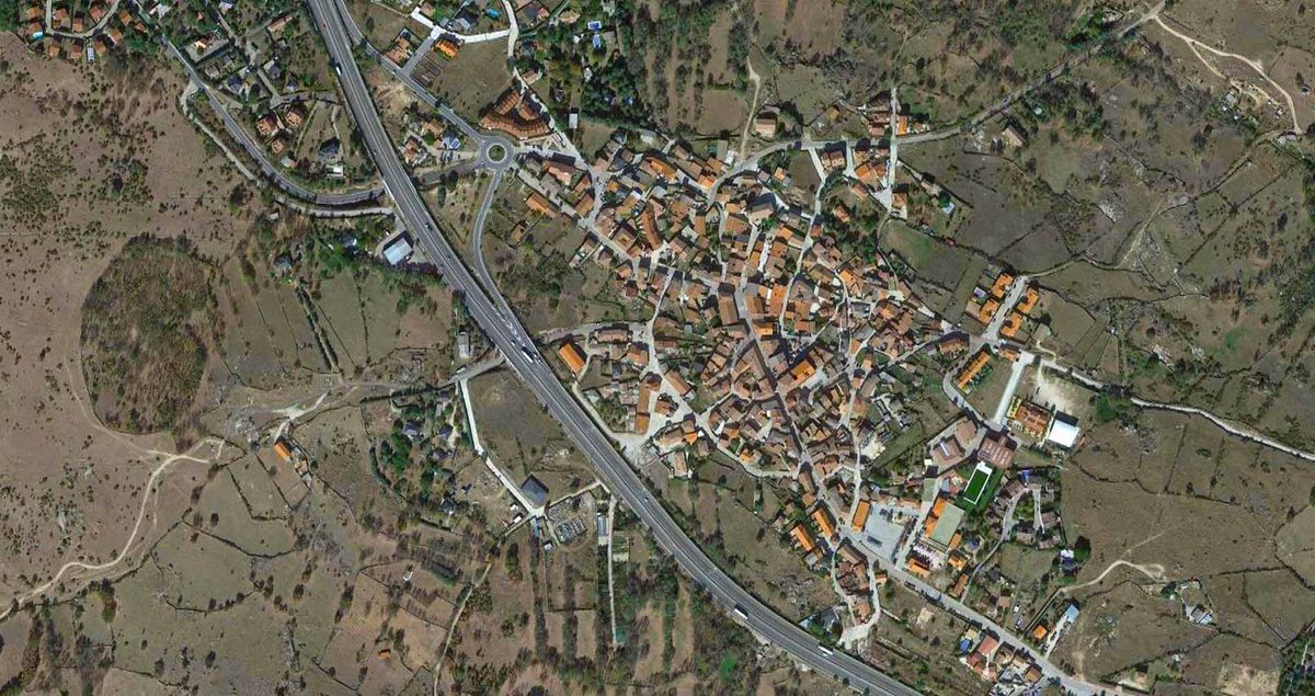 El entorno de Lozoyuela mejora con nuevas pantallas acústicas en la A-1 y un punto limpio financiado por fondos europeos dlvr.it/TNpDsv