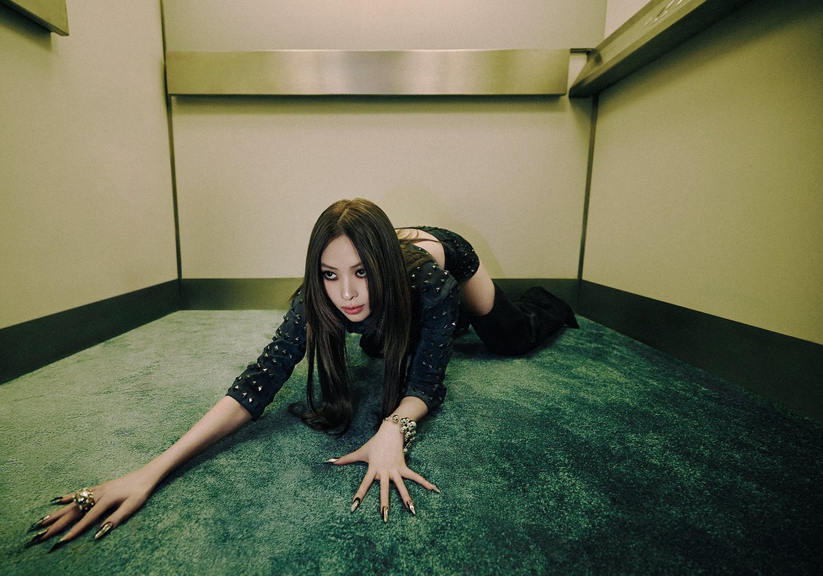 ketchupryujin's tweet image. my 3am demon trying to scare me but i end up kissing her instead