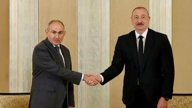 Azerbaycan, Ermenistan’a yönelik tüm kargo transit kısıtlamalarını kaldırdı. İlk sevkiyat: Kazak tahılı. Aliyev: “Bu, Azerbaycan-Ermenistan barışının artık sadece kâğıt üzerinde değil, pratikte olduğunu gösteriyor.
Kalıcı barışa doğru önemli bir gelişme."
#Azerbaycan #Ermenistan