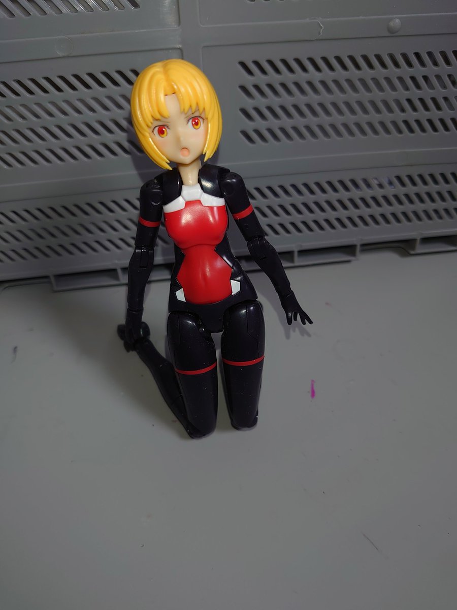 minamitukuya's tweet image. 先日入手した、ドックン( @dokuo315 )様のドールアイを早速装着。
思った通り、良いですね。
追視しないので、視線外したい時はプリントアイが便利。
視線の調整が手間なのは、まぁ、まぁ。
ただ、アイ後部はツマミよりダボ穴の方が個人的には操作しやすいので、今度はそういう加工しよ(覚書き)。