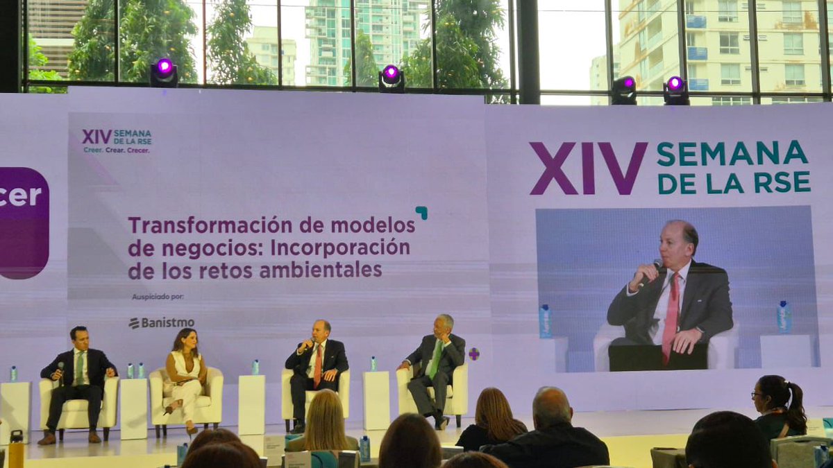 Tuvimos el privilegio de participar en un enriquecedor diálogo sobre transformación empresarial sostenible durante la Semana de Responsabilidad Social Empresarial de SUMARSE. 

Nuestro Presidente, Miguel Bolinaga, compartió escenario con líderes visionarios del país. 
#AESPanamá