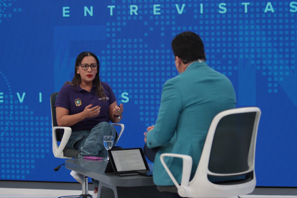 La solución no es dialogar con Vargas. Mientras nosotros mantuvimos un diálogo serio y responsable, él fue cambiando de exigencias según su conveniencia: primero el subsidio, luego el IVA y después la Consulta Popular.
Queda en evidencia que lo único que busca es una plataforma