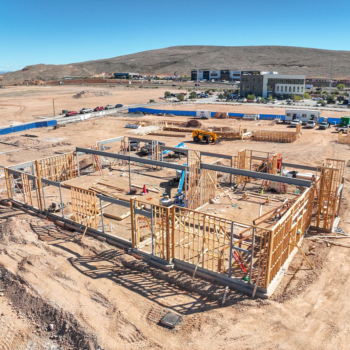 ZwickBuilds's tweet image. Have you seen the progress at our Pioneer Retail project right off exit 2 in St. George? The focus the past couple weeks has been on steel, framing, and underground utilities.