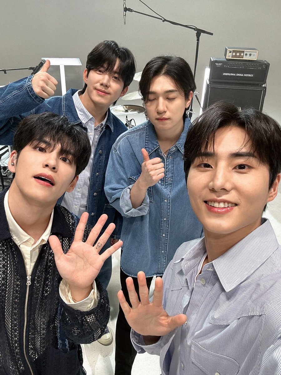 #2025MAMAVOTE #DAY6
열두시 지났다아ㅏ