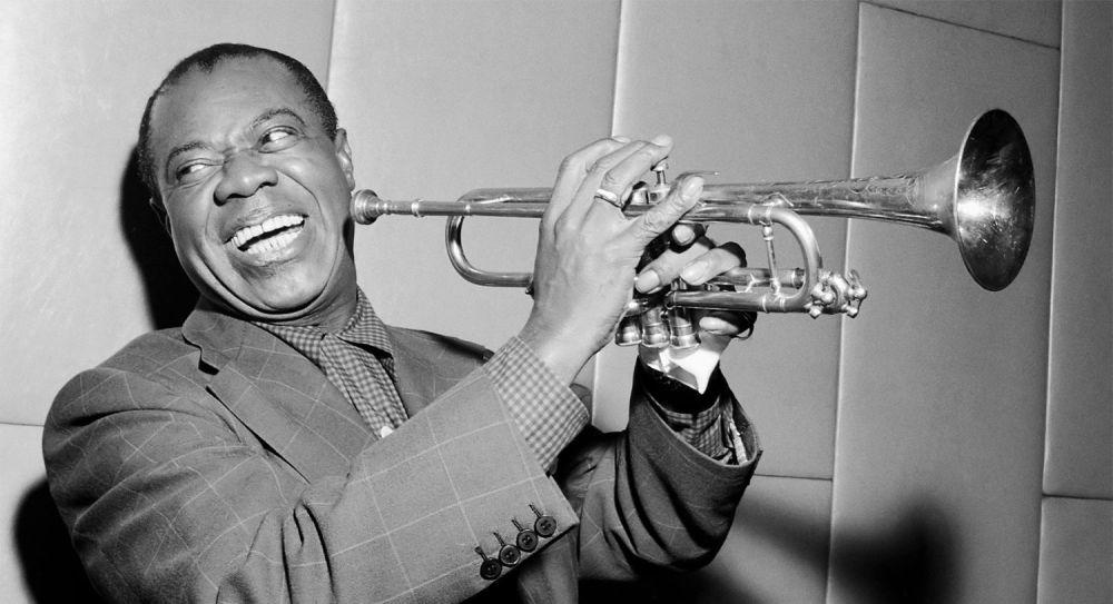 Наприкінці 1920-х Луї Армстронг зустрів вуличних музикантів, які виконували його мелодію. Він сказав їм, що вони грають занадто повільно. Наступного разу, коли він їх побачив, вони грали швидше, а на табличці перед ними було написано: «Учні Луї Армстронга».

mi3ch