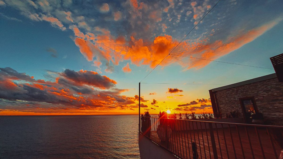 anapanews1's tweet image. Сегодняшний закат с набережной Анапы🔥