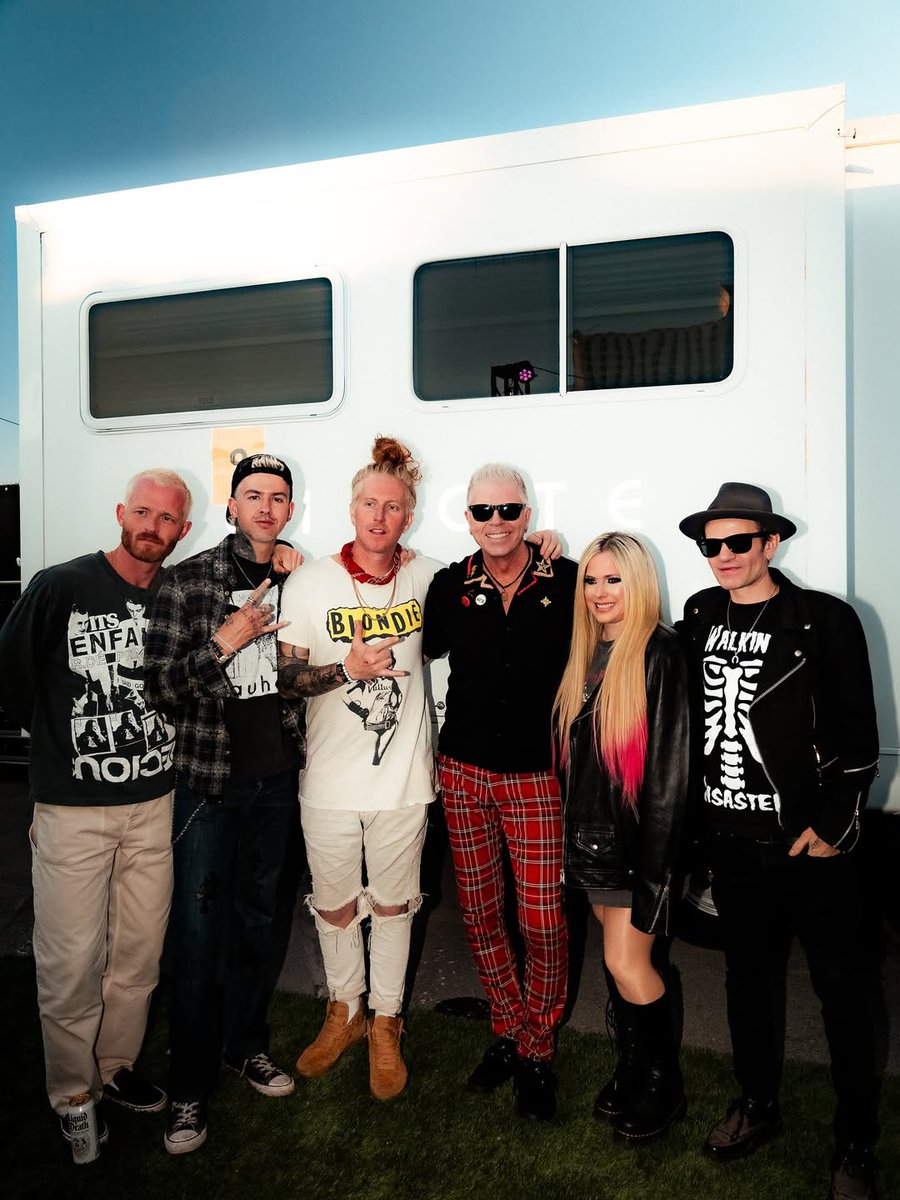 AvrilTribe's tweet photo. When We Were Young Festival 2025

1

#AvrilLavigne #WhenWeWereYoung #WhenWeWereYoungFestival https://t.co/8XbGMpMU3s
