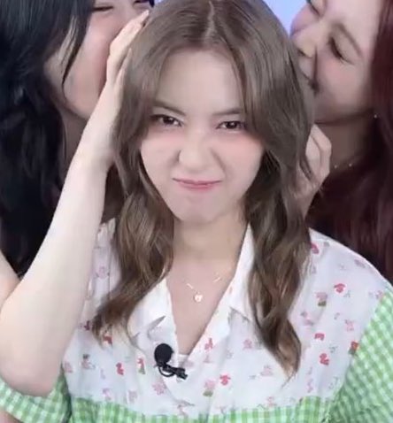 ketchupryujin's tweet image. SAME PERSON BY THE WAY